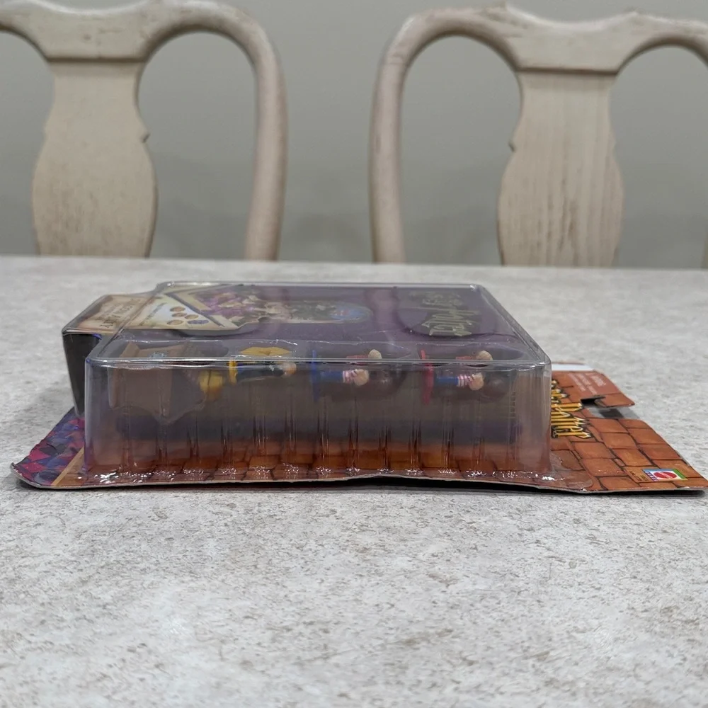 BNIP 1999 HARRY POTTER “DIAGON ALLEY” CHAPTER GAME HIGHLY COLLECTIBLE TOY